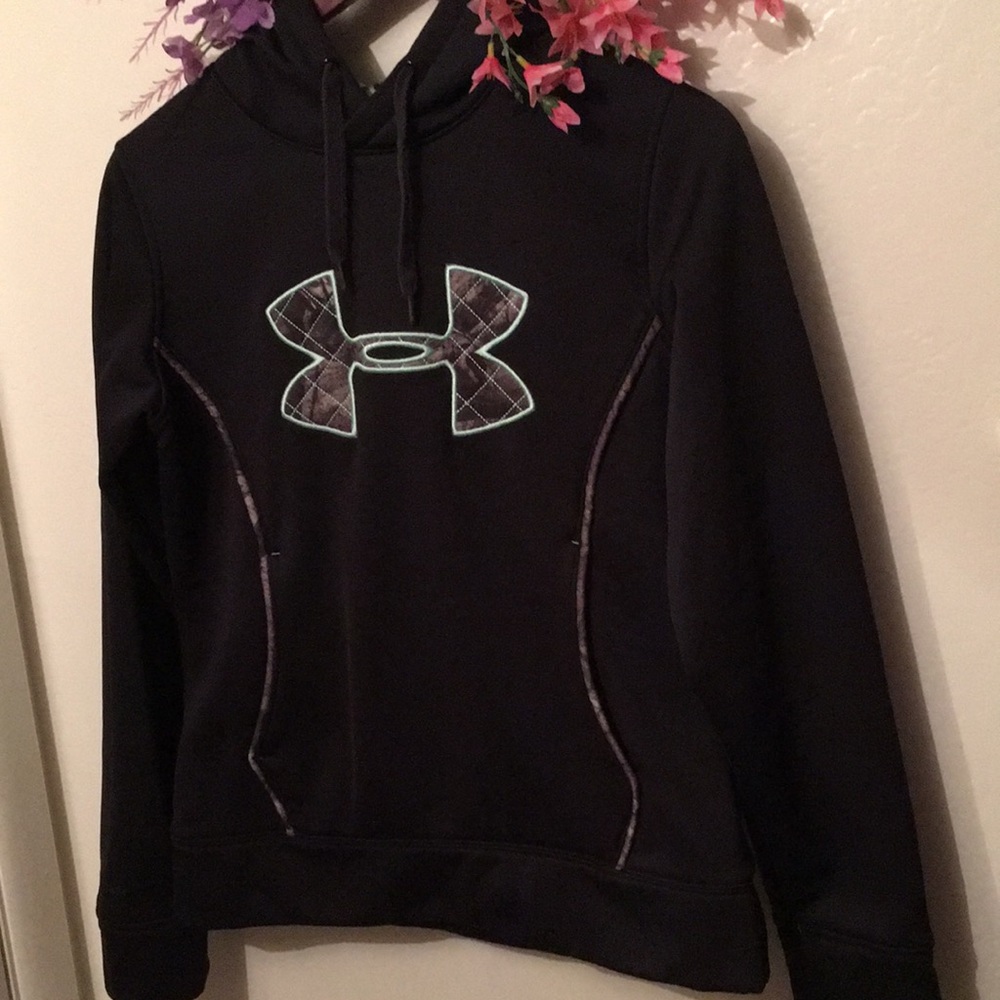 Under Armour  Women’s Black Hoodie Sz. Small
